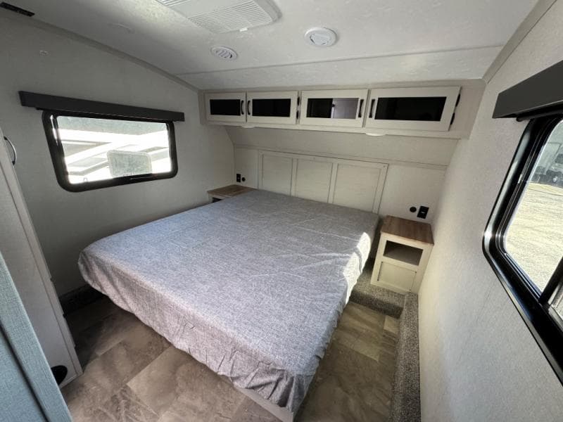 2026 Coachmen 2026 Coachmen Chaparral - thumbnail 25