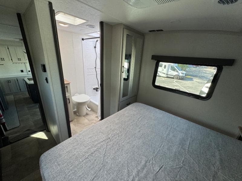 2026 Coachmen 2026 Coachmen Chaparral - thumbnail 26