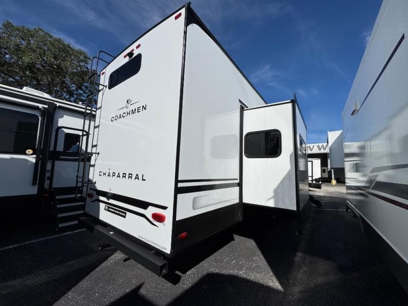 2026 Coachmen 2026 Coachmen Chaparral - thumbnail 4