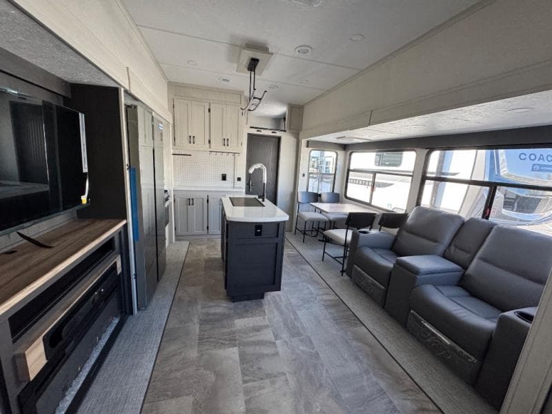 2026 Coachmen 2026 Coachmen Chaparral - thumbnail 7