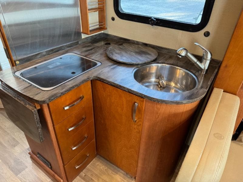 2014 Leisure Travel Vans 2014 Leisure Travel Vans Unity - thumbnail 10