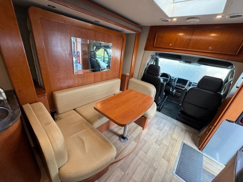 2014 Leisure Travel Vans 2014 Leisure Travel Vans Unity - thumbnail 14