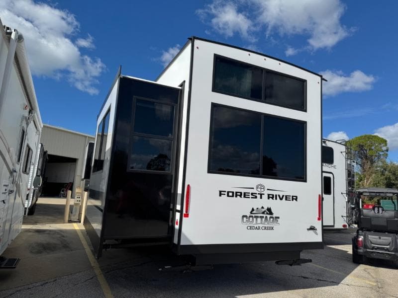 2026 Forest River 2026 Forest River CEDAR CREEK COTTAGE - thumbnail 3