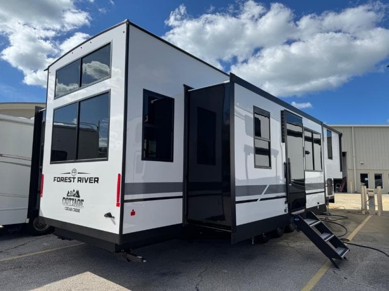 2026 Forest River 2026 Forest River CEDAR CREEK COTTAGE - thumbnail 4