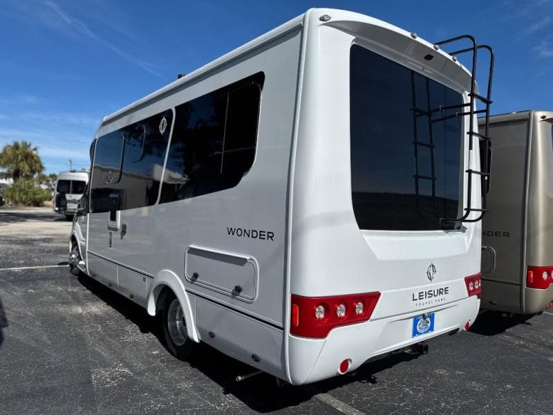 2026 Leisure Travel Vans 2026 Leisure Travel Vans Wonder - thumbnail 3