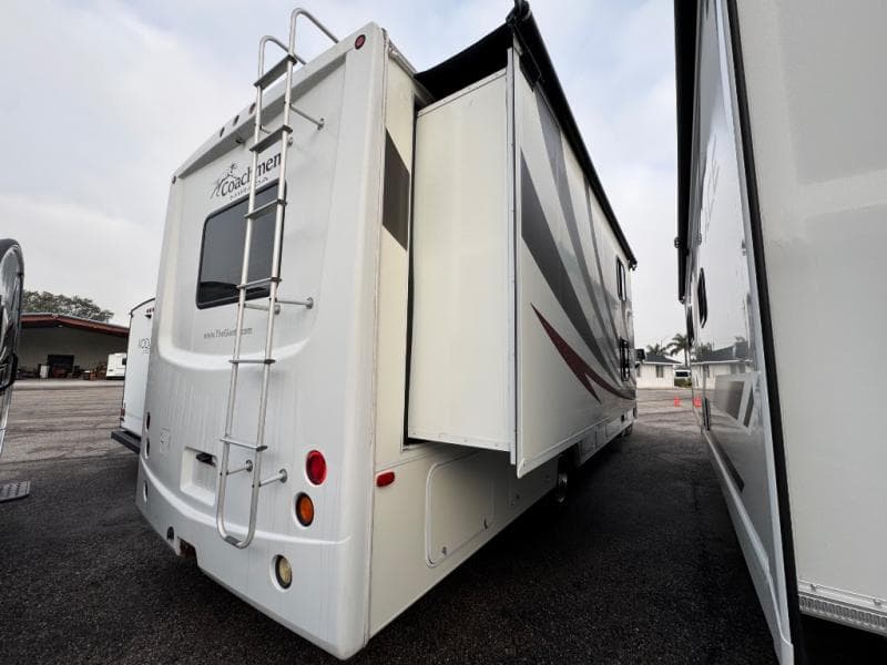 2011 Coachmen 2011 Coachmen Mirada - thumbnail 5