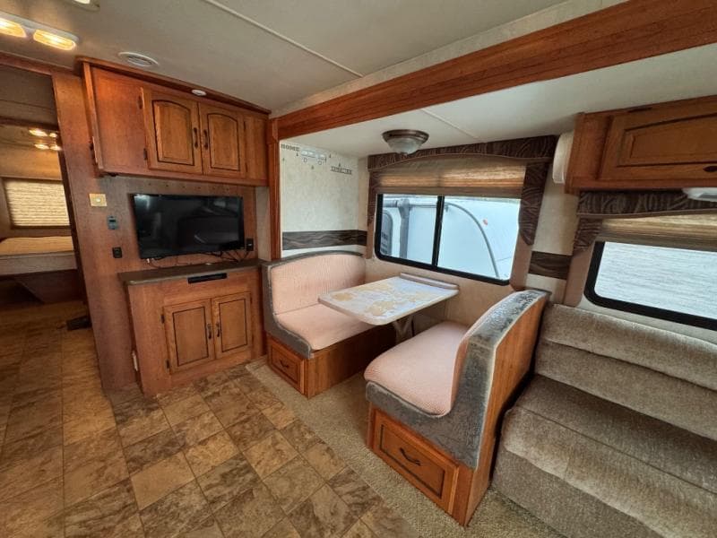 2011 Coachmen 2011 Coachmen Mirada - thumbnail 10