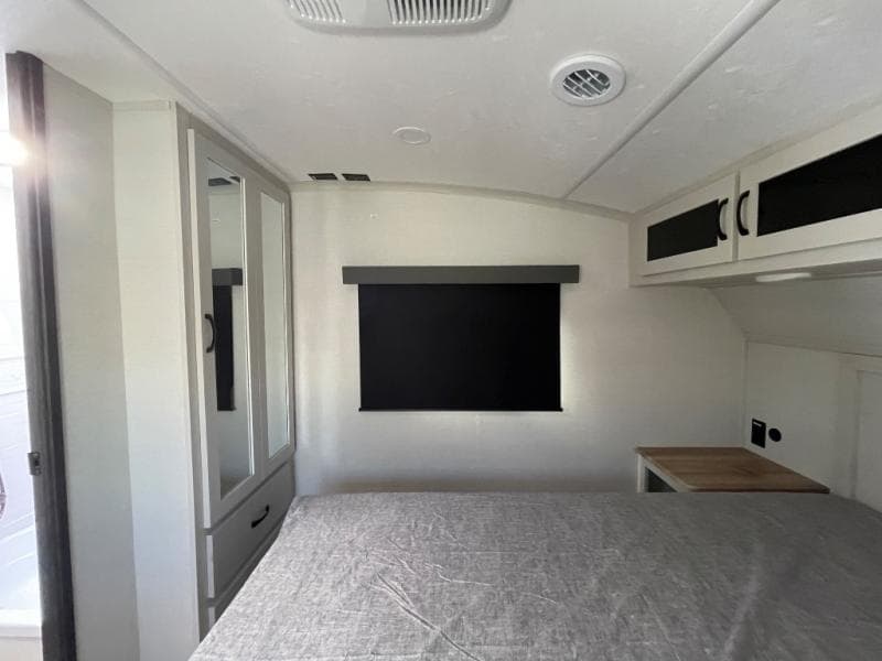 2026 Coachmen 2026 Coachmen Chaparral - thumbnail 28