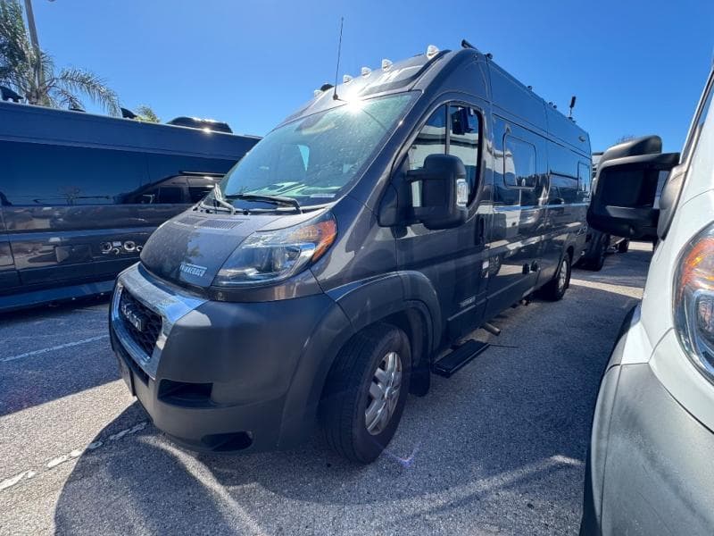 2022 Winnebago 2022 Winnebago Travato - thumbnail 3