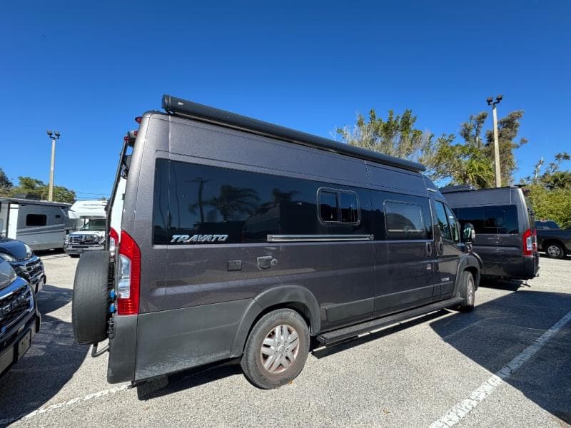 2022 Winnebago 2022 Winnebago Travato - thumbnail 5