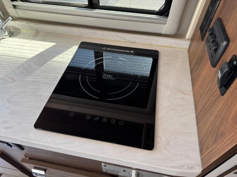 2022 Winnebago 2022 Winnebago Travato - thumbnail 11