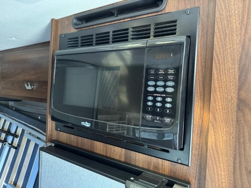 2022 Winnebago 2022 Winnebago Travato - thumbnail 16