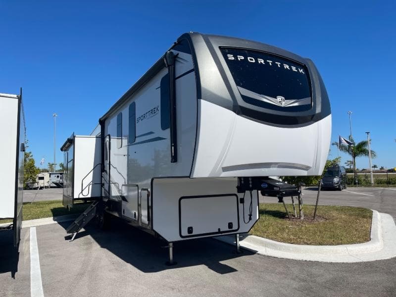 2026 Venture RV SportTrek 5 Touring Edition STTF353VRK