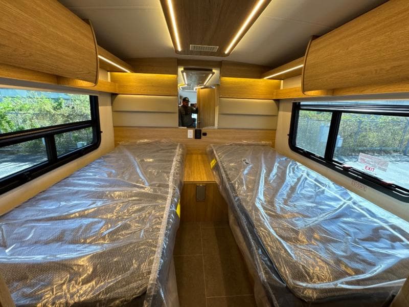 2025 Leisure Travel Vans 2025 Leisure Travel Vans Wonder - thumbnail 17