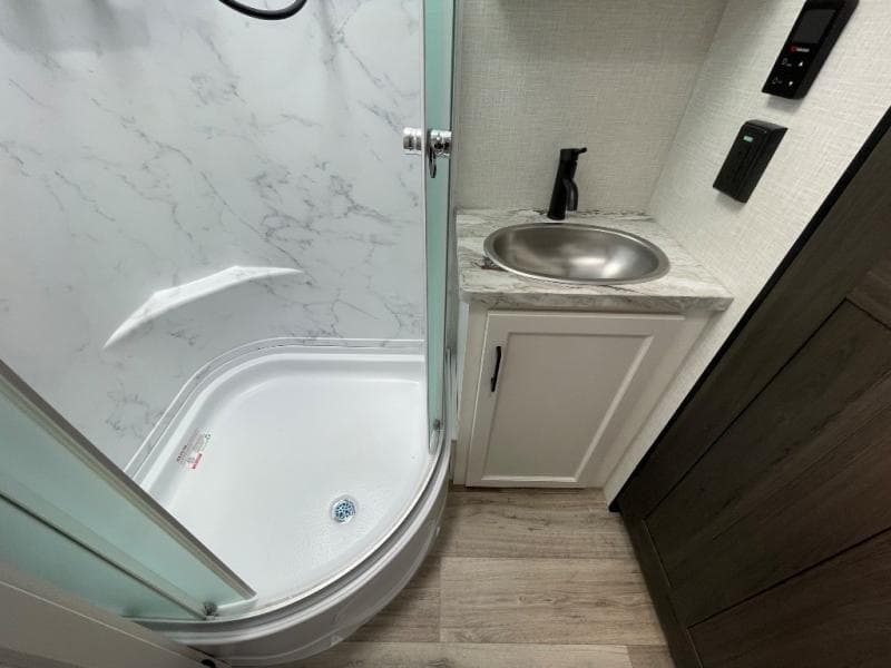 2026 Venture RV 2026 Venture RV SportTrek - thumbnail 24