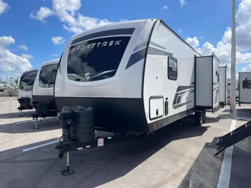 2026 Venture RV 2026 Venture RV SportTrek - thumbnail 3