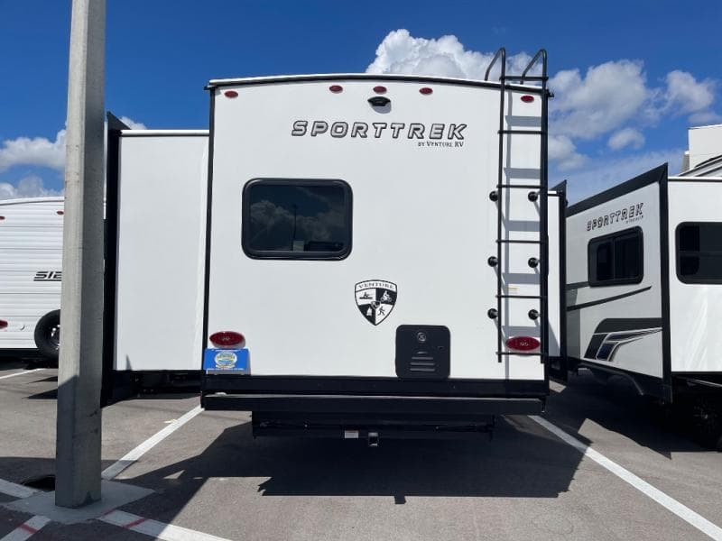 2026 Venture RV 2026 Venture RV SportTrek - thumbnail 5
