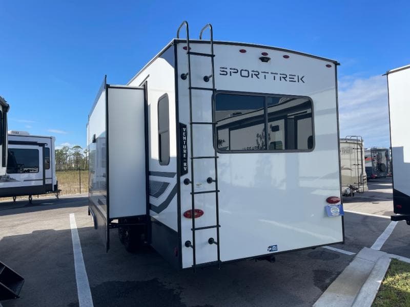 2026 Venture RV 2026 Venture RV SportTrek - thumbnail 6