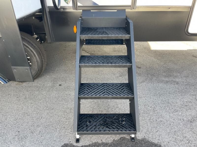 2026 Venture RV 2026 Venture RV SportTrek - thumbnail 9