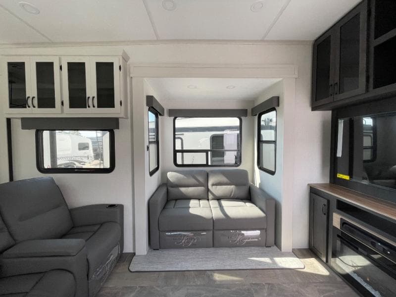 2026 Coachmen 2026 Coachmen Brookstone - thumbnail 16