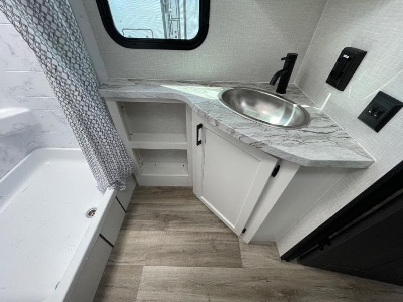 2026 Venture RV 2026 Venture RV SportTrek - thumbnail 18