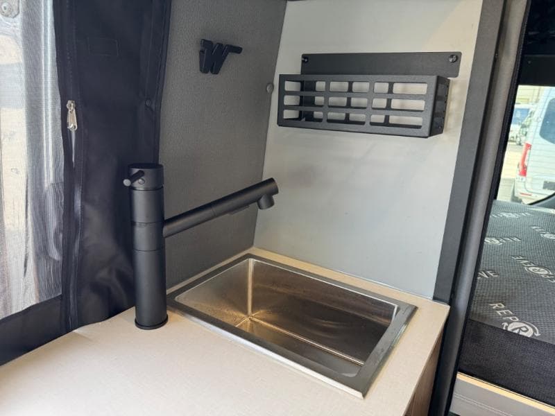 2026 Winnebago 2026 Winnebago Revel - thumbnail 13