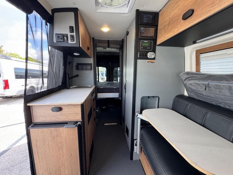 2026 Winnebago 2026 Winnebago Revel - thumbnail 9