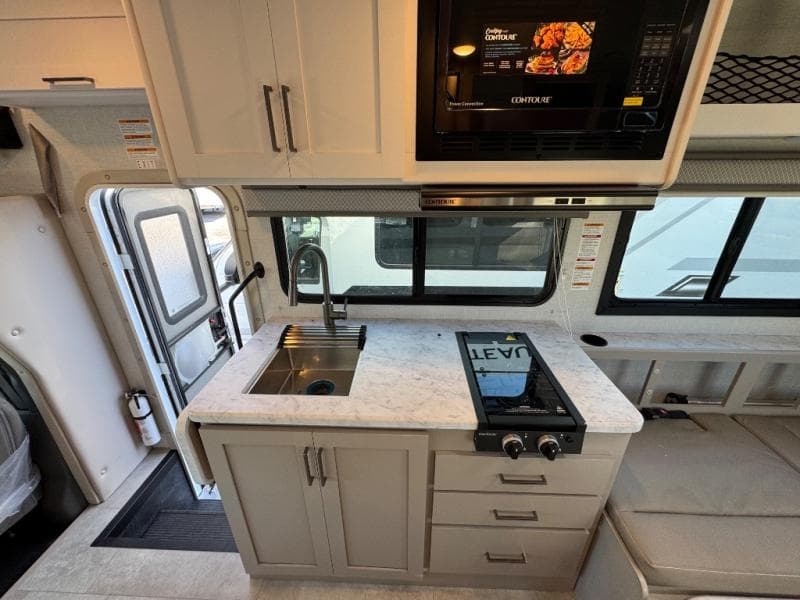 2026 Thor Motor Coach 2026 Thor Motor Coach Chateau - thumbnail 12