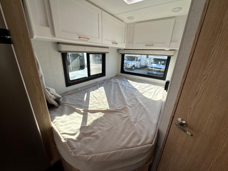 2026 Thor Motor Coach 2026 Thor Motor Coach Chateau - thumbnail 18