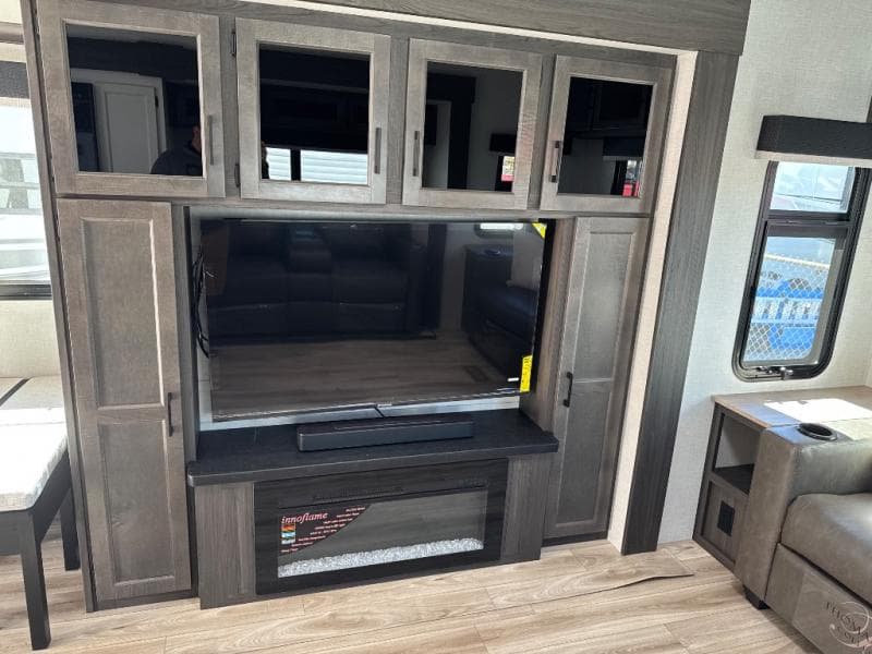 2026 Venture RV 2026 Venture RV SportTrek Touring Edition - thumbnail 18