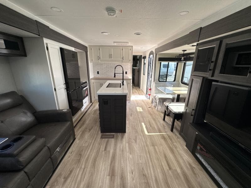 2026 Venture RV 2026 Venture RV SportTrek Touring Edition - thumbnail 10