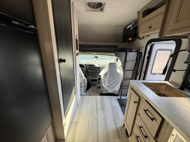 2026 Forest River 2026 Forest River Sunseeker - thumbnail 10