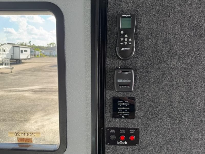2026 inTech RV 2026 inTech RV Flyer Toy Hauler Expandable - thumbnail 19