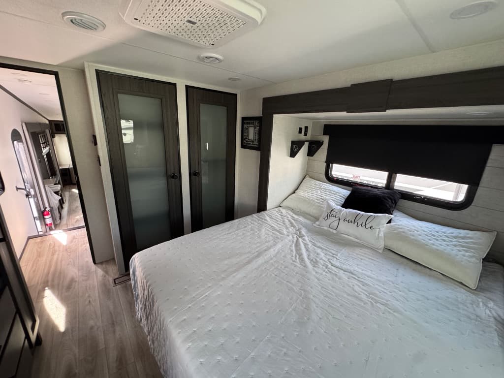 2026 Venture RV 2026 Venture RV SportTrek 5 Touring Edition - thumbnail 15