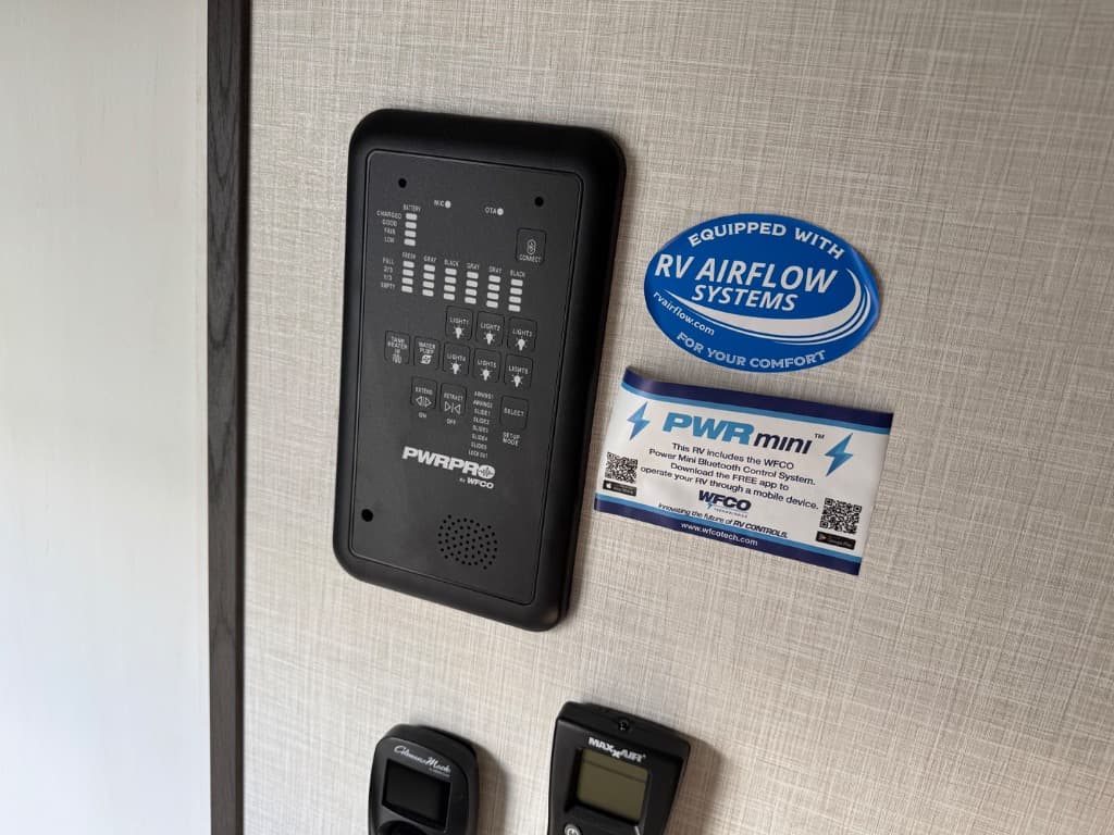 2026 Venture RV 2026 Venture RV SportTrek 5 Touring Edition - thumbnail 18