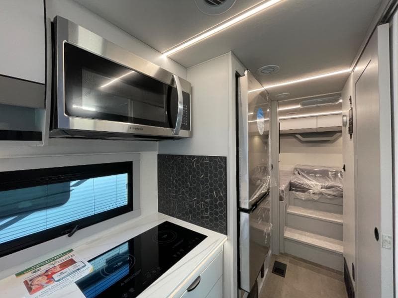 2026 Coachmen 2026 Coachmen Euro - thumbnail 15