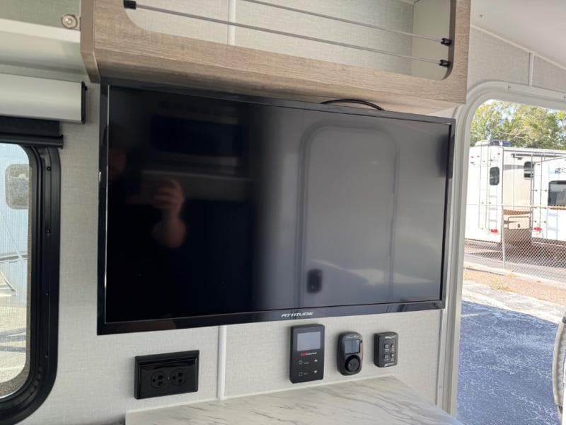 2026 inTech RV 2026 inTech RV Sol - thumbnail 12