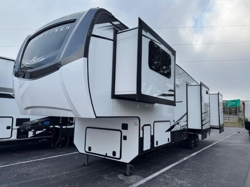 2026 Venture RV 2026 Venture RV SportTrek 5 Touring Edition - thumbnail 3