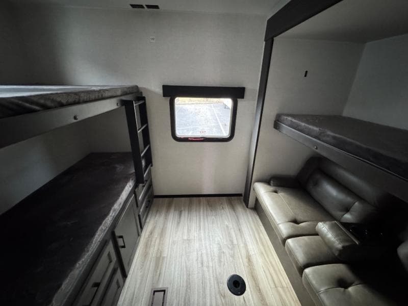 2026 Venture RV 2026 Venture RV SportTrek 5 Touring Edition - thumbnail 32