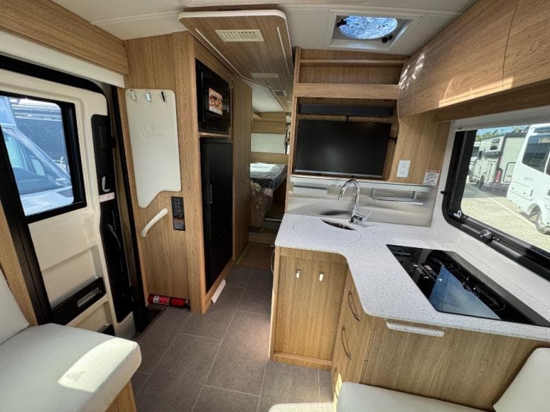 2026 Leisure Travel Vans 2026 Leisure Travel Vans Wonder - thumbnail 6