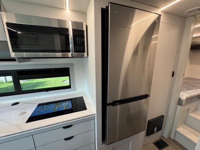 2026 Coachmen 2026 Coachmen Euro - thumbnail 14