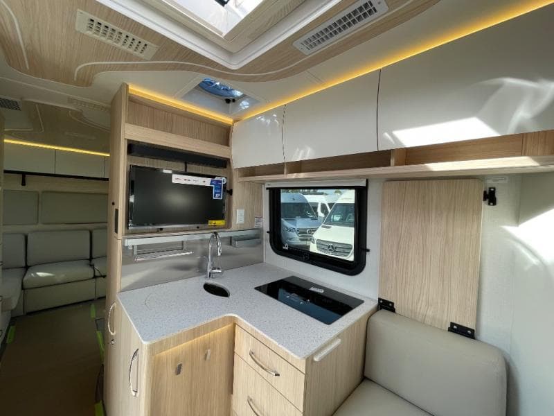 2026 Leisure Travel Vans 2026 Leisure Travel Vans Unity - thumbnail 8