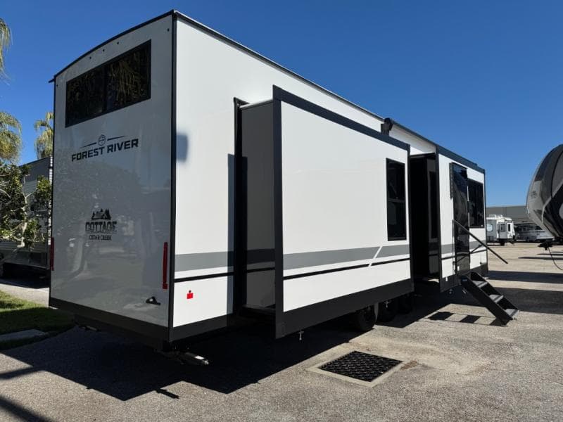 2026 Forest River 2026 Forest River CEDAR CREEK COTTAGE - thumbnail 5
