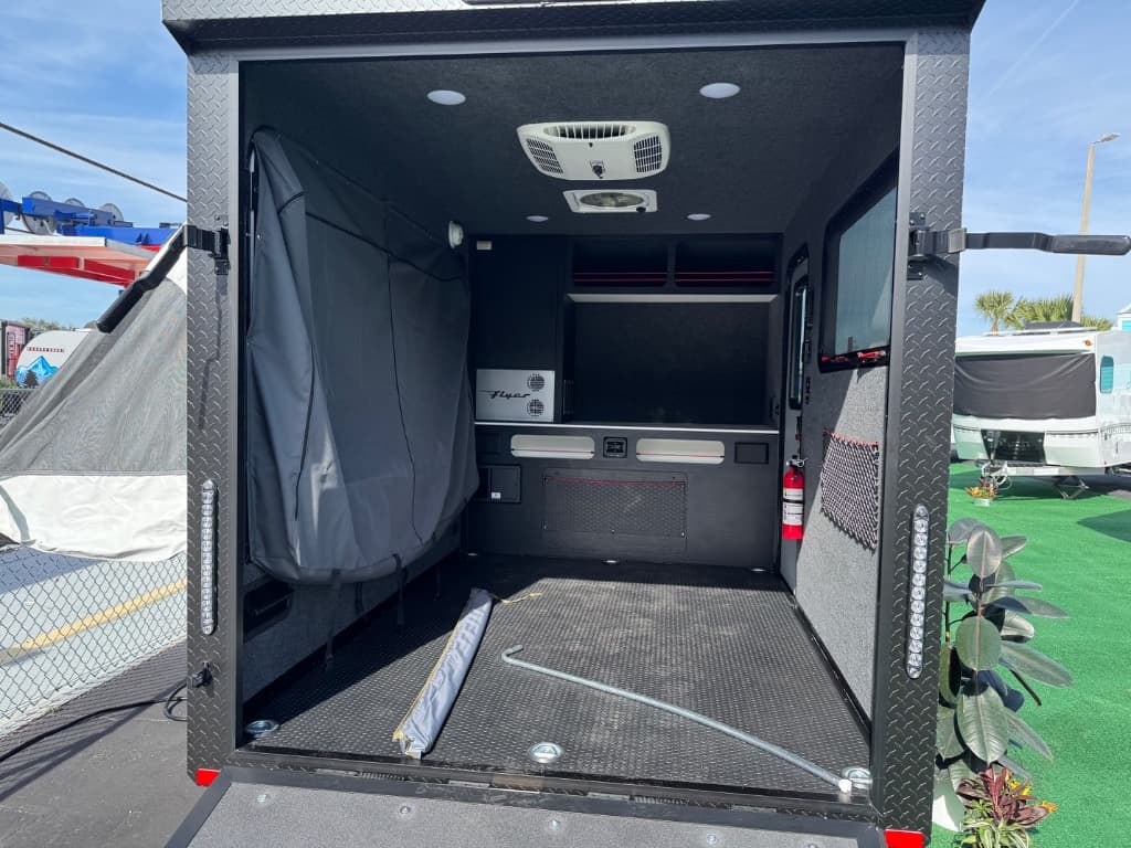 2026 inTech RV 2026 inTech RV Flyer Toy Hauler Expandable - thumbnail 5