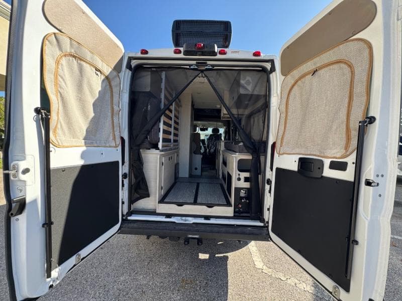 2026 Winnebago 2026 Winnebago Solis - thumbnail 26