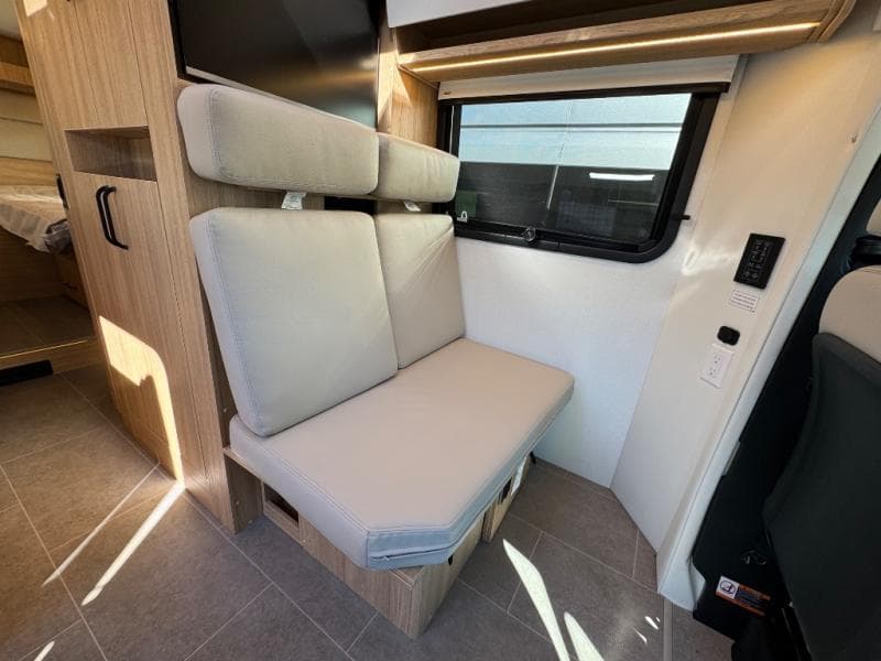 2026 Leisure Travel Vans 2026 Leisure Travel Vans Unity - thumbnail 17