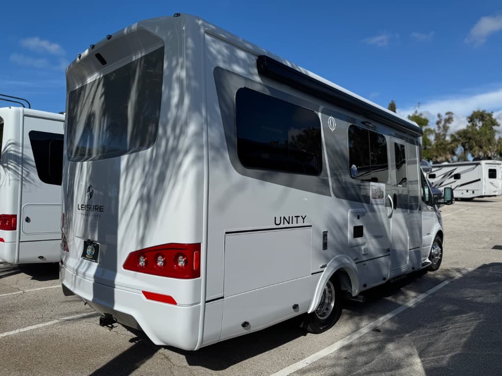 2026 Leisure Travel Vans 2026 Leisure Travel Vans Unity - thumbnail 5