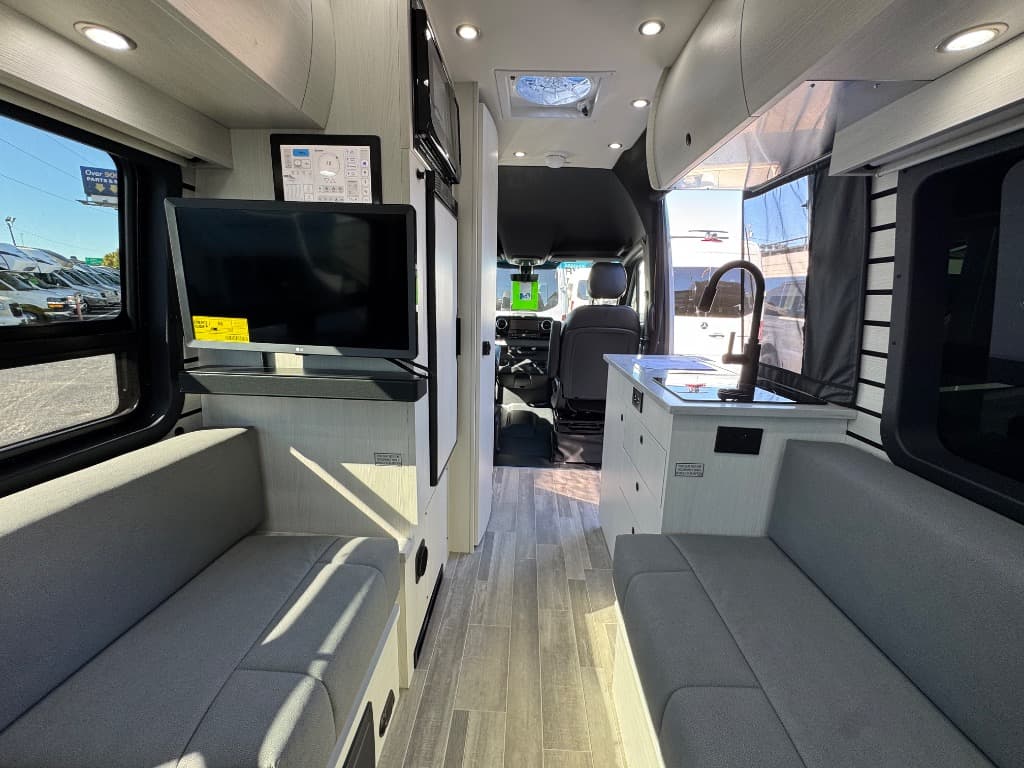 2026 Pleasure-Way 2026 Pleasure-Way Ascent - thumbnail 8