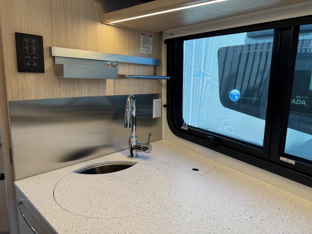 2026 Leisure Travel Vans 2026 Leisure Travel Vans Unity - thumbnail 8