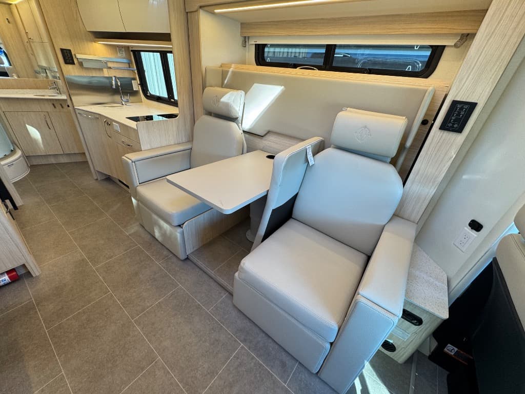 2026 Leisure Travel Vans 2026 Leisure Travel Vans Unity - thumbnail 10